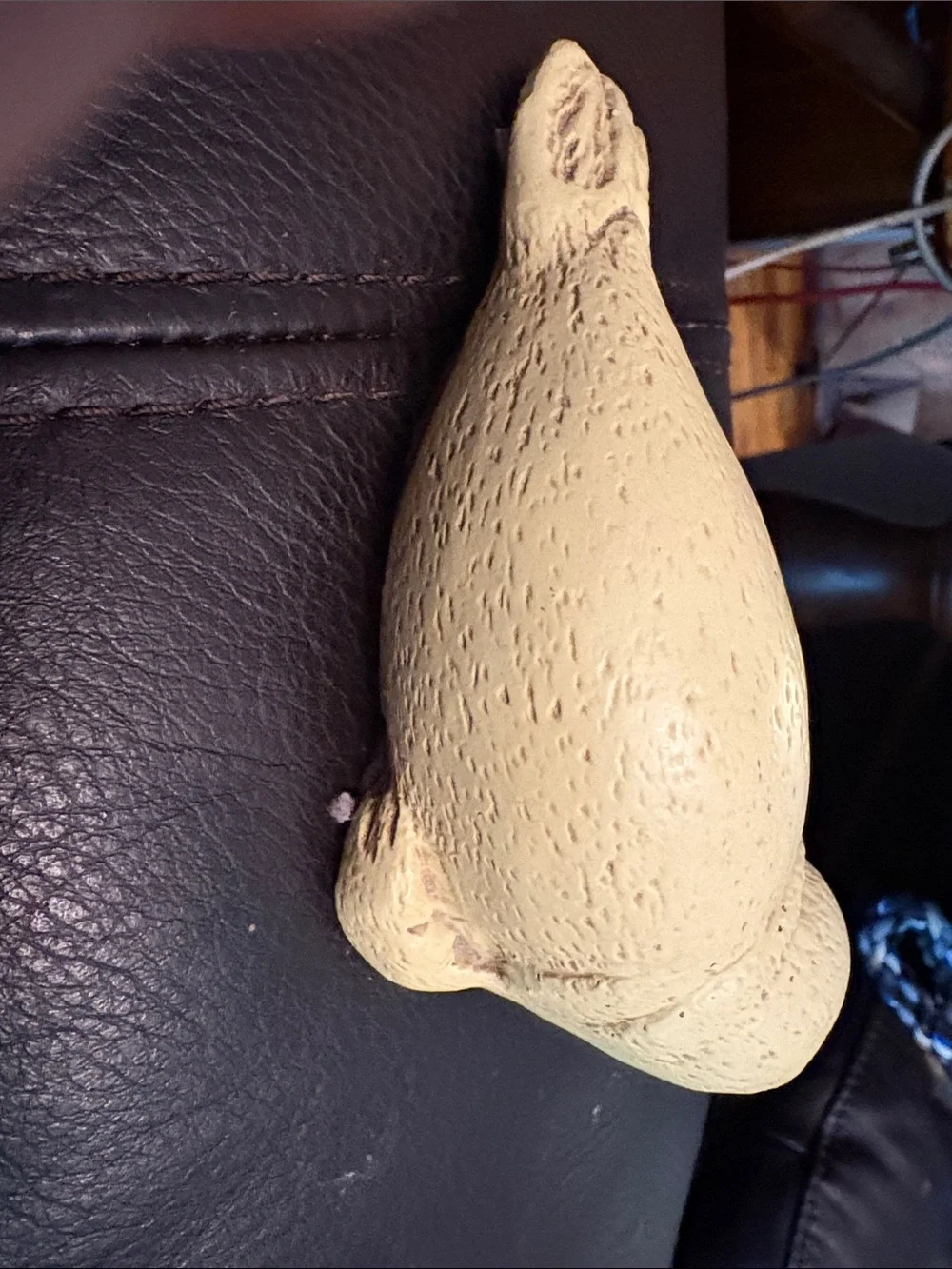 Beige Seal Homco ? Vintage Seal Figurine Home Interior?? Resin?? Homco??